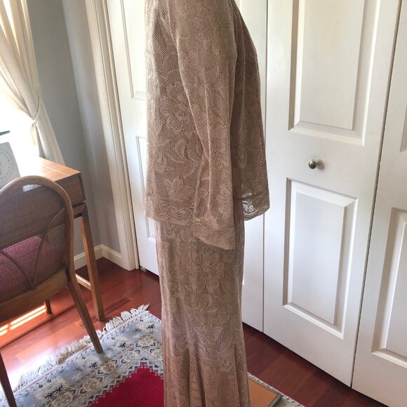 DAMIANOU 3 PIECE LACE SHIMMERY LONG DRESS WORN ONCE MOTHER OF BRIDE CHAMPAGNE - Picture 10 of 16